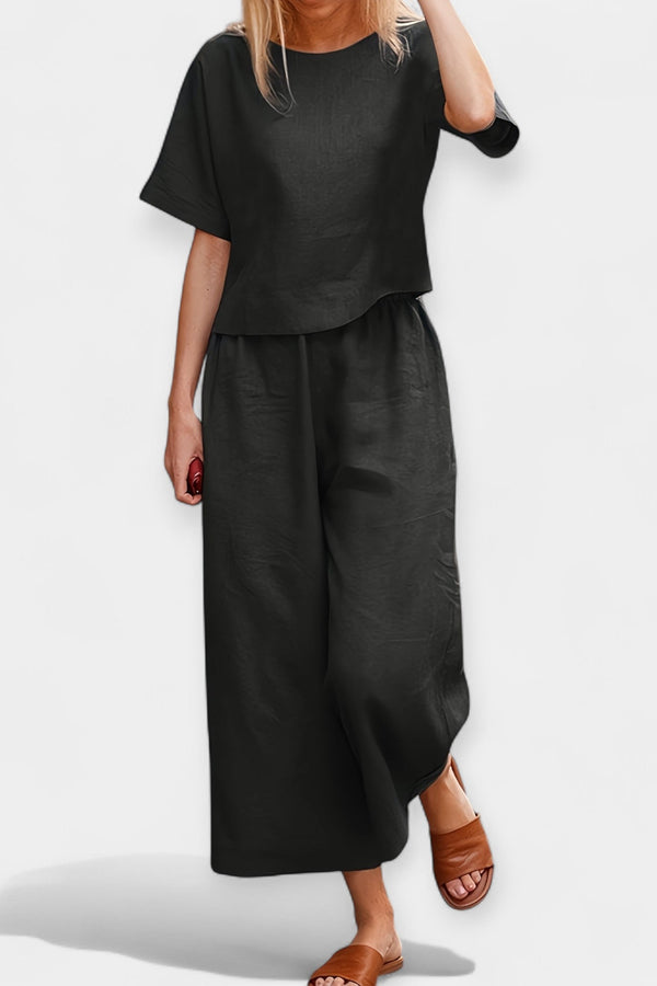 Completo pantaloni ariosi con top a maniche corte