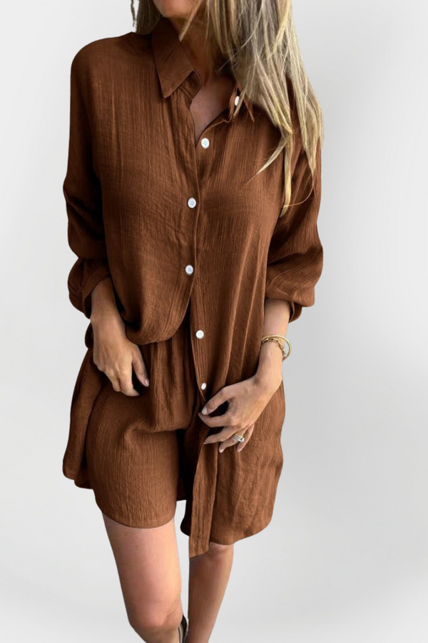 Completo quotidiano con camicetta e pantaloncini