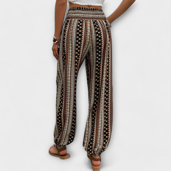 Pantaloni con disegno etnografico