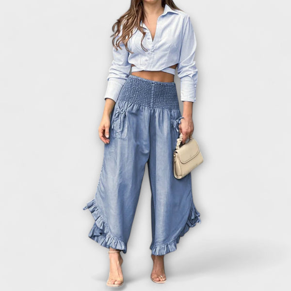 Comodi pantaloni in lino con pieghe moderne