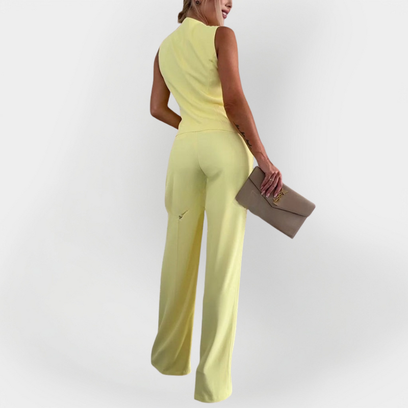 Completo elegante con pantaloni e top senza maniche