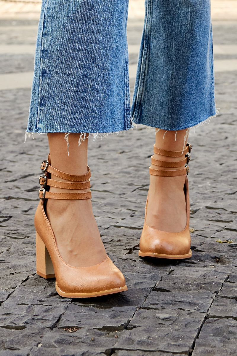 Caa™ | Sandali lisci con cinturino alla caviglia e tacco spesso