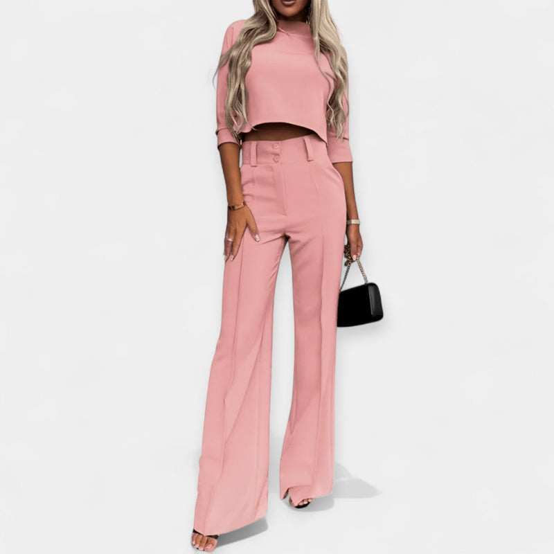 Completo crop top e pantaloni