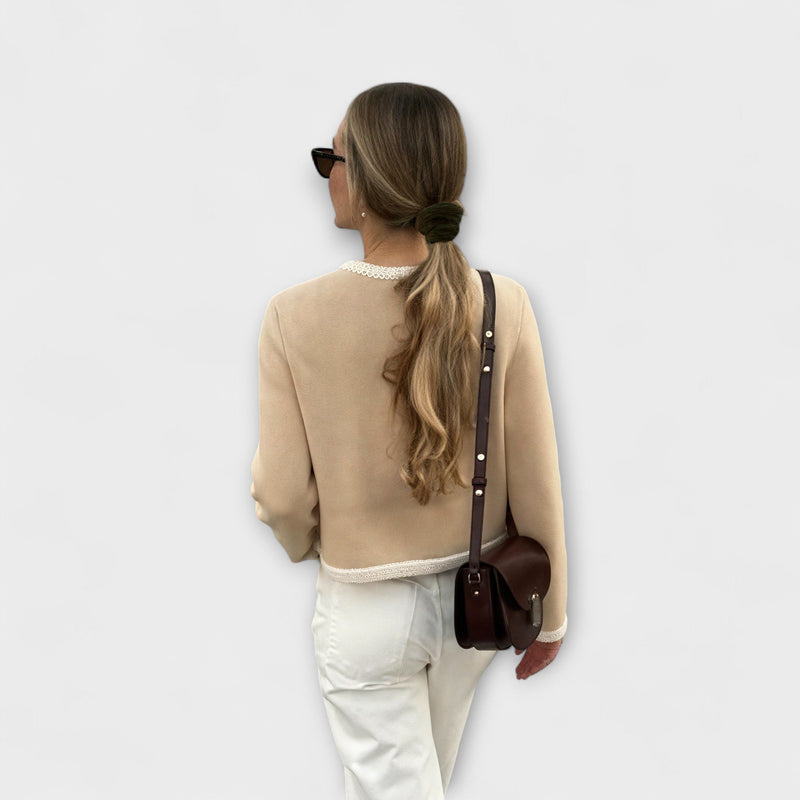 Cardigan classico con tasche decorative