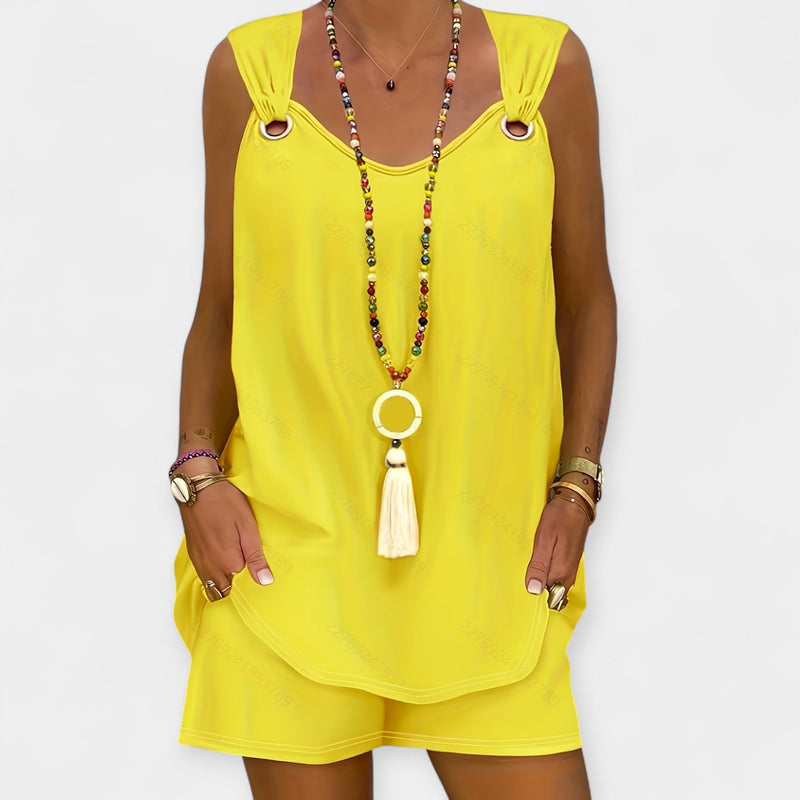 Completo camicetta senza maniche e pantaloncini