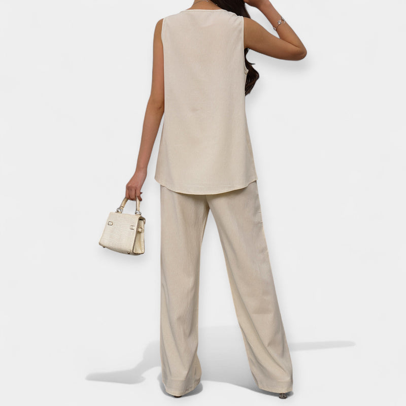 Completo comodo con top senza maniche e pantaloni larghi