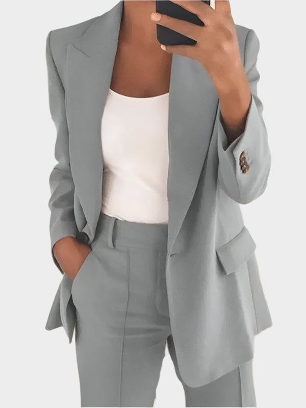 Completo da donna elegante