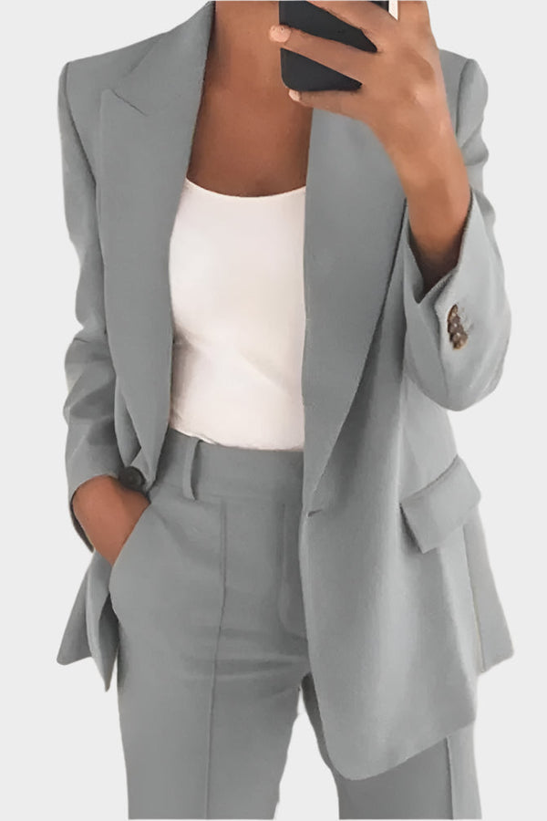 Completo da donna elegante