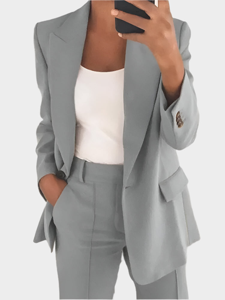 Completo da donna elegante