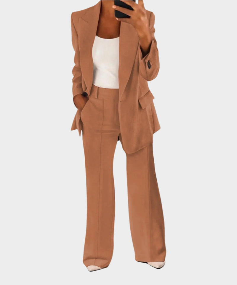Completo da donna elegante