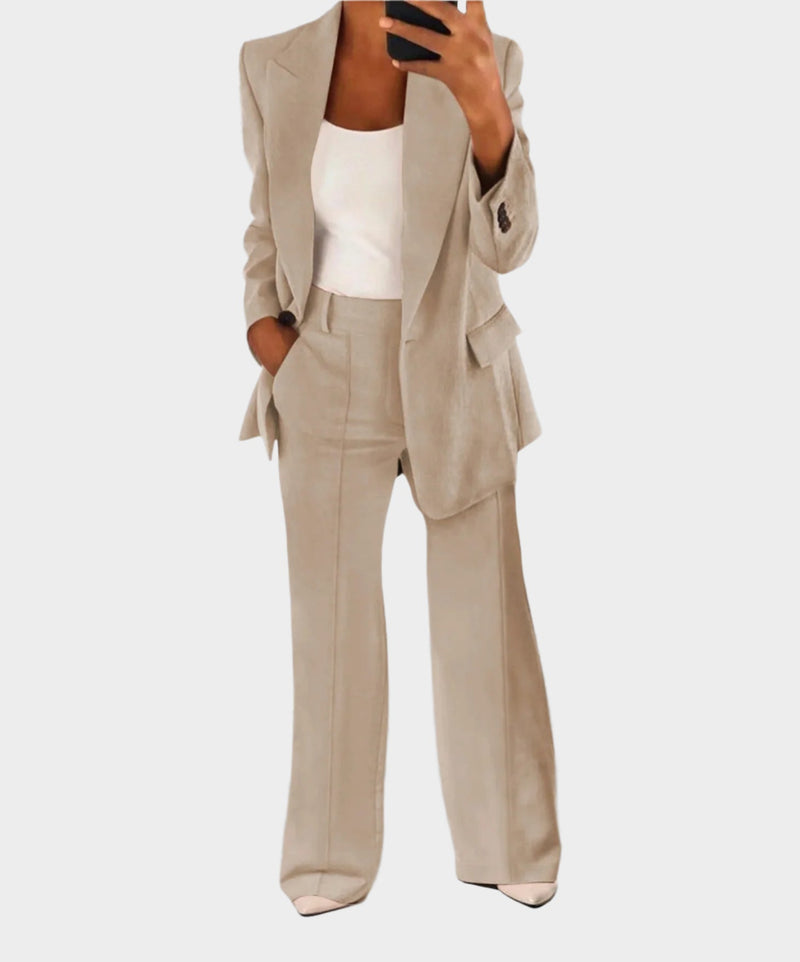 Completo da donna elegante