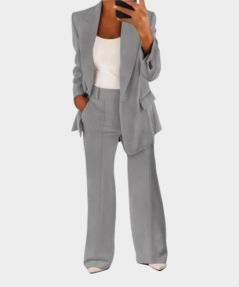 Completo da donna elegante