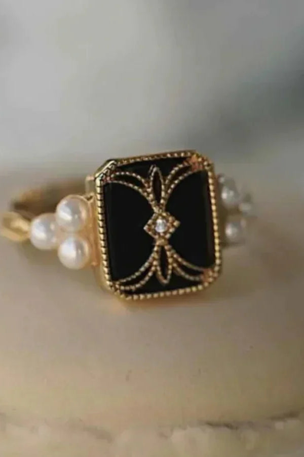 Anello antico in oro con perla nera dorata | Oro
