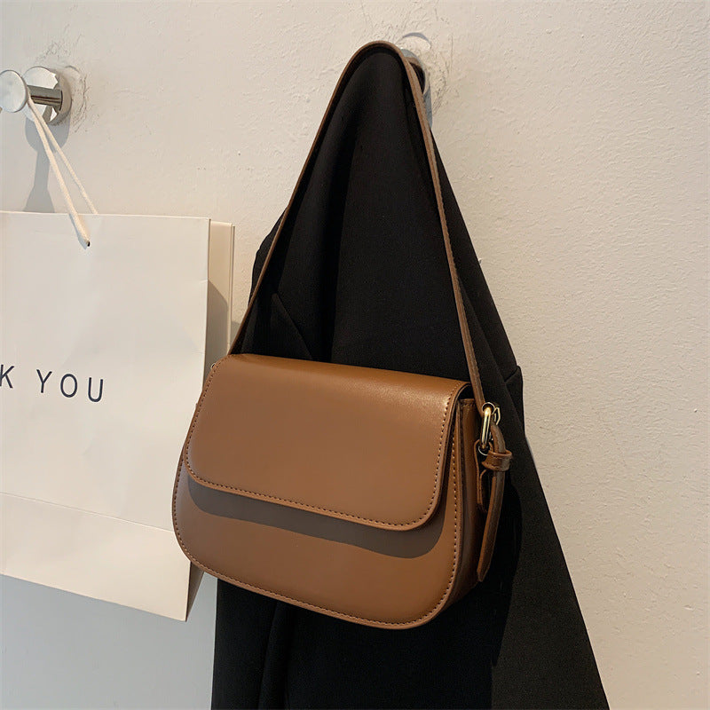 Avery™ Classic Saddle | Borsa a tracolla