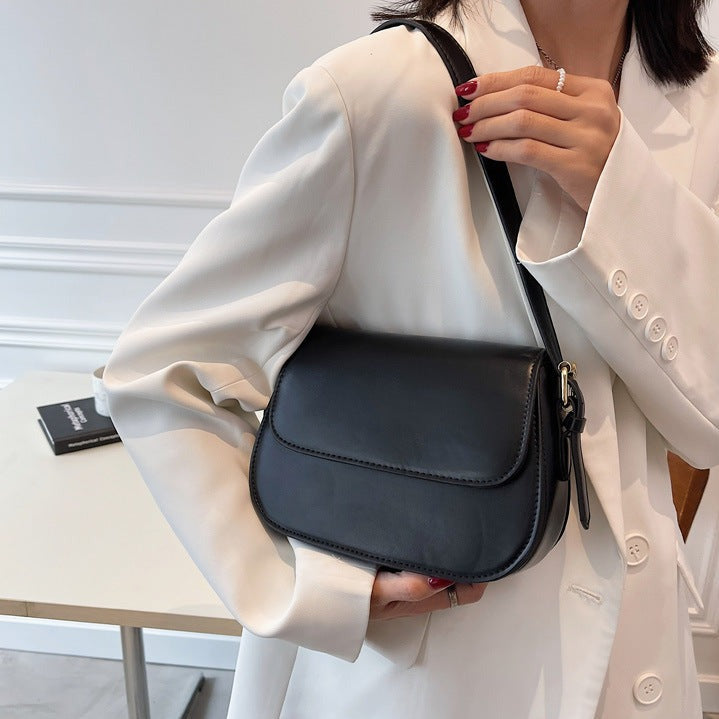 Avery™ Classic Saddle | Borsa a tracolla