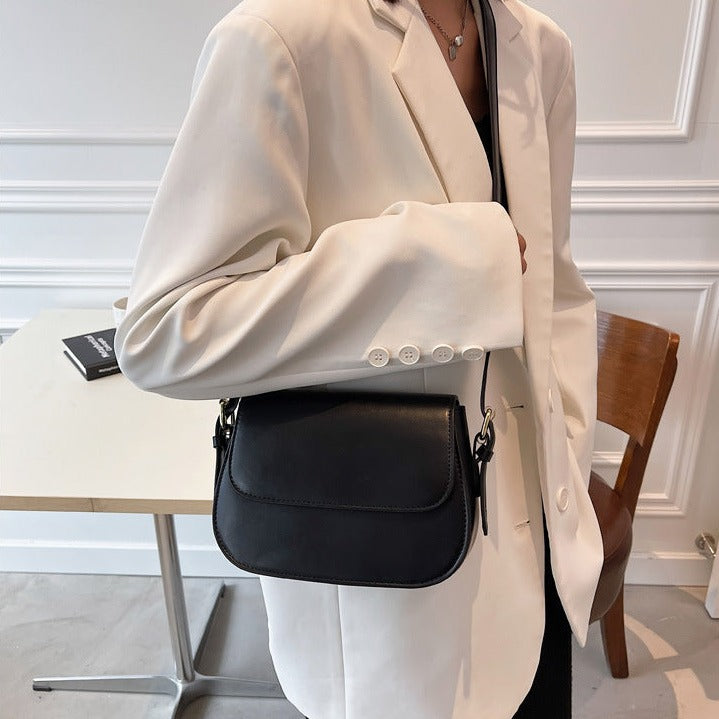 Avery™ Classic Saddle | Borsa a tracolla