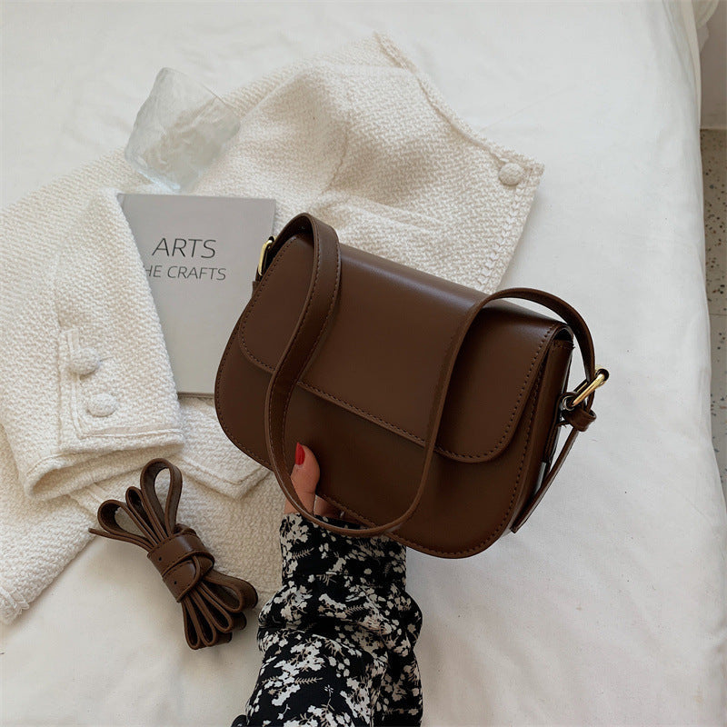 Avery™ Classic Saddle | Borsa a tracolla