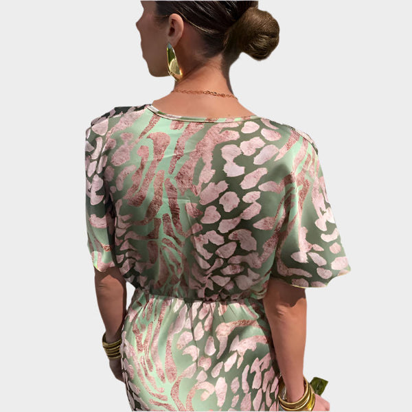 Abito con texture lucida