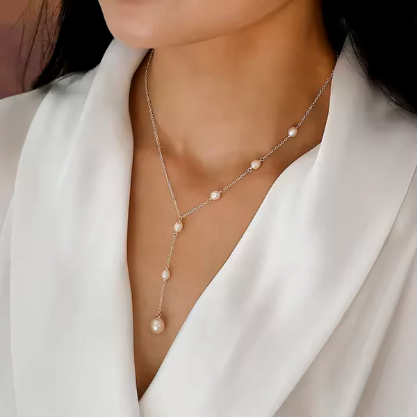 Elegante pendente in rubino e collana di perle