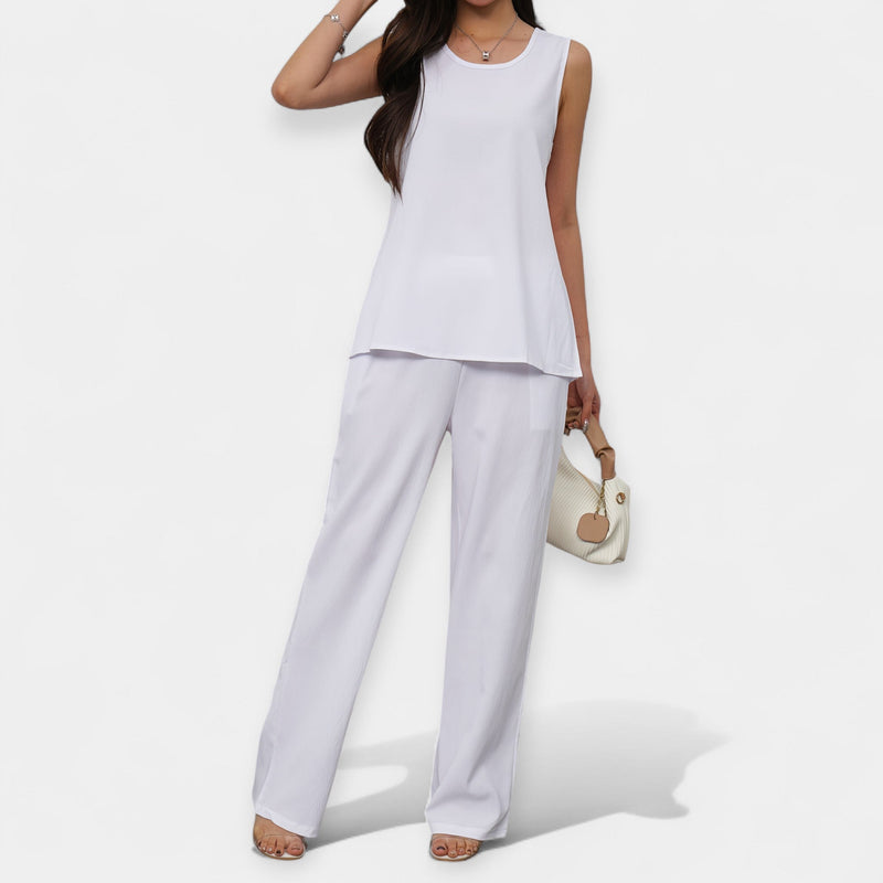 Completo comodo con top senza maniche e pantaloni larghi
