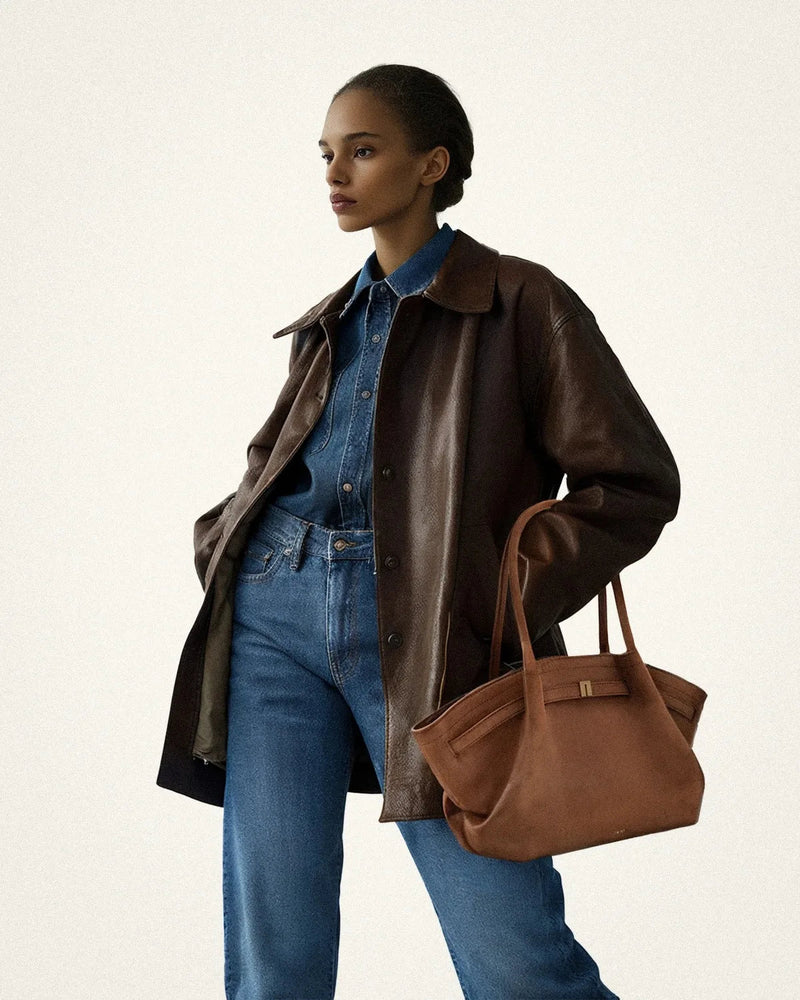 Riley™ - Borsa ascellare in micropelle scamosciata