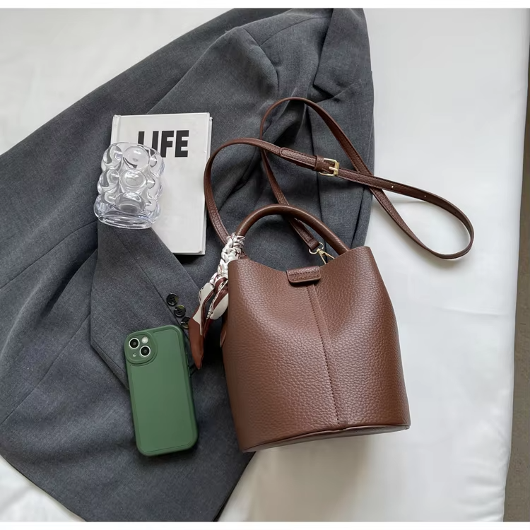 Abigail™ - Borsa a secchiello retrò