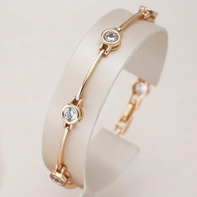 Bracciale elegante con zirconi in oro