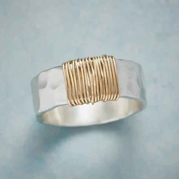 Anello d'argento con fili dorati antichi | Oro bianco