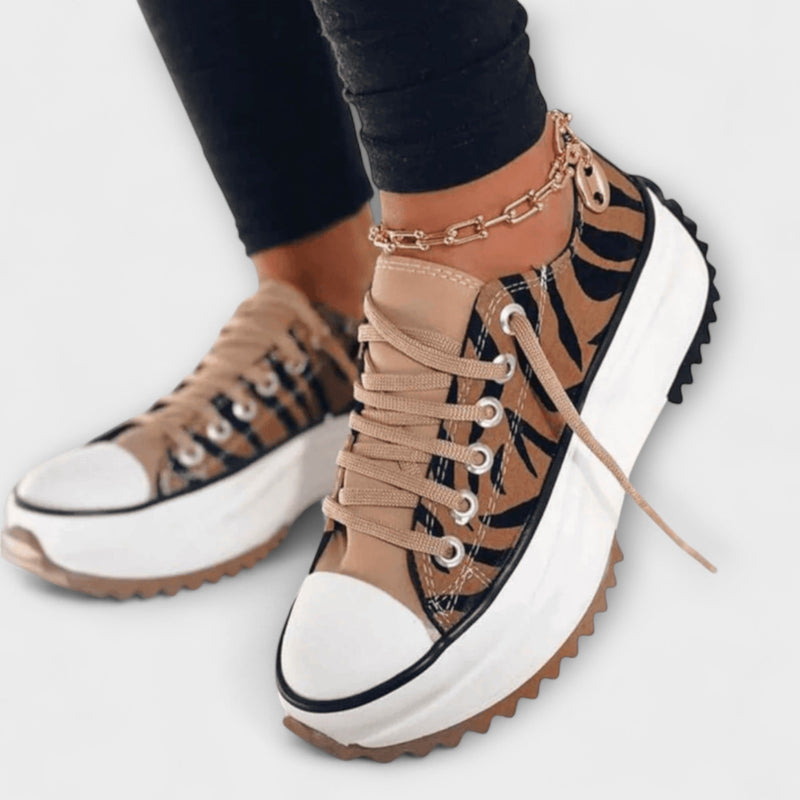 Jinky - Scarpe dal design moderno a plateau