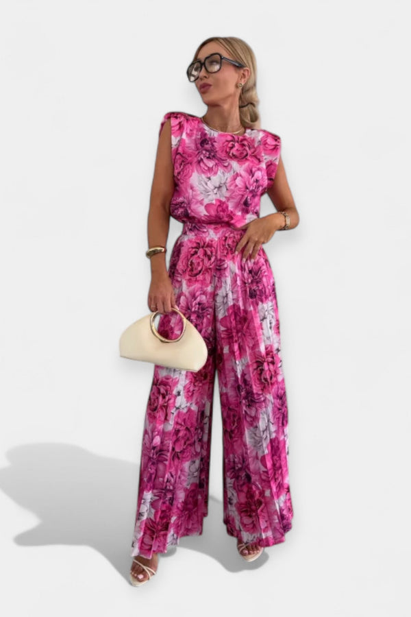 Completo estivo alla moda con top e pantaloni