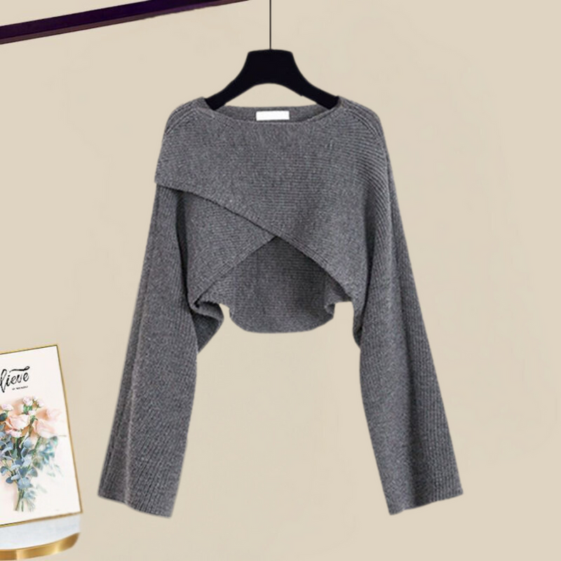 Elle™ | Completo due pezzi senza tempo con dettagli
